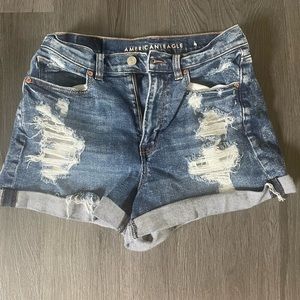 AE mom shorts size 6